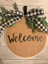 Load image into Gallery viewer, Welcome Wreath - Burlap