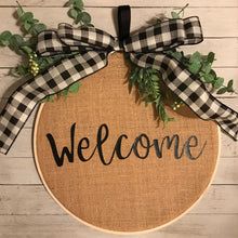 Load image into Gallery viewer, Welcome Wreath - Burlap