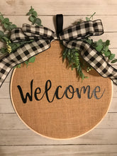 Load image into Gallery viewer, Welcome Wreath - Burlap